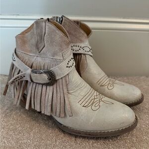 Fringed Ankle Booties in Cream and Tan